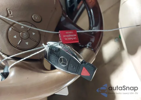 2013 Mercedes-Benz S 550 z USA, uszkodzony, nr VIN WDDNG7DB8DA493289